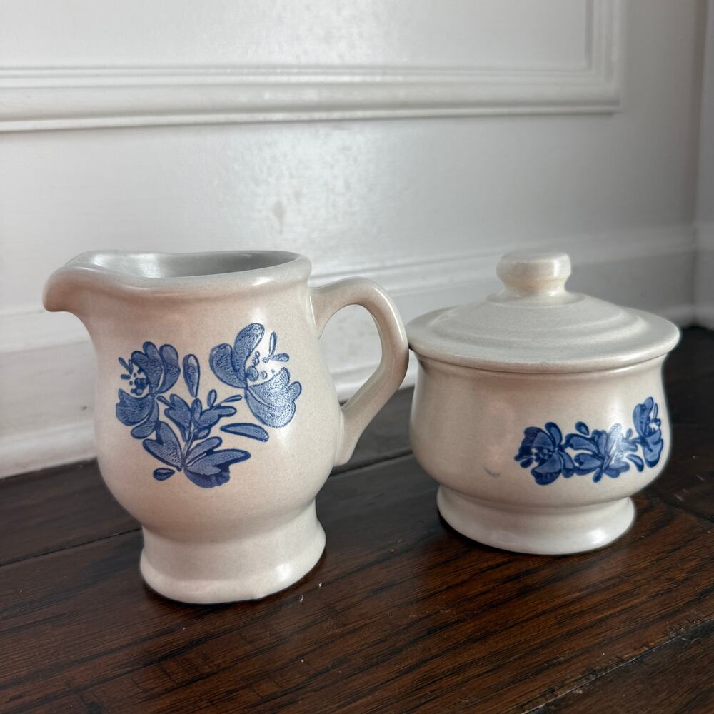 Pfaltzgraff Yorktowne Sugar Bowl & Creamer Set Blue Floral Stoneware Vintage